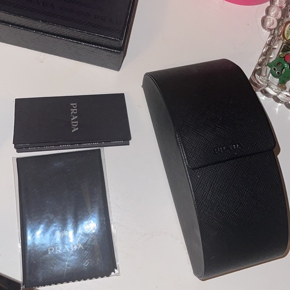 Prada cat eye sunglasses wit box and case. Color brown and black. - Picture 8 of 8